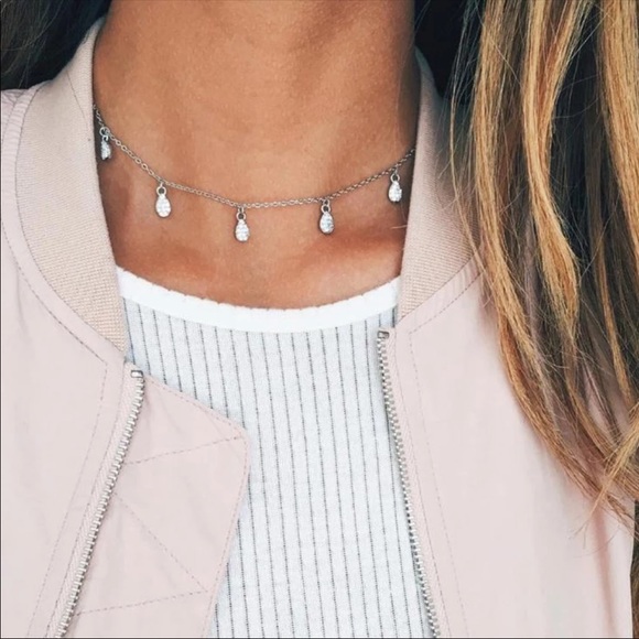 • Kelly• Crystal Droplet Layering Necklace - Picture 2 of 5